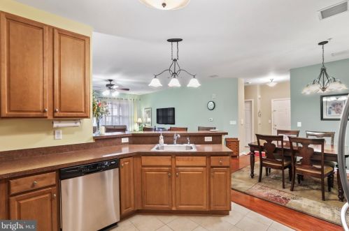 213 Timberlake Dr, Trenton NJ  08618-1457 exterior