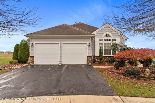 49 Provence Dr, Lakehurst, NJ 08759-6158