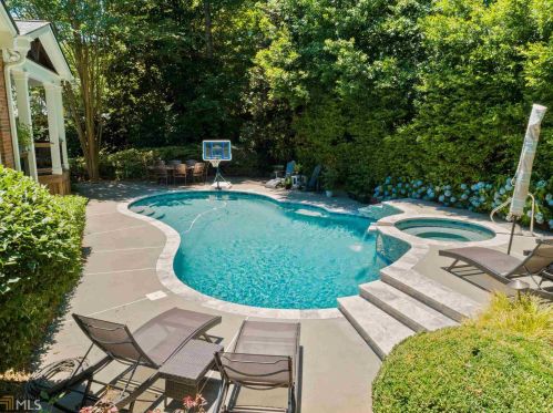 1500 Brookhaven Trce, Atlanta GA  30319-2557 exterior