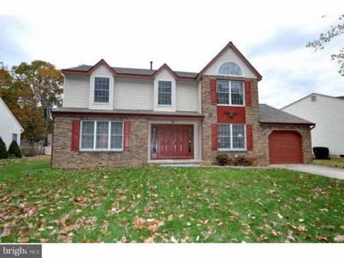 10 York Ct, Erial, NJ 08081-2180