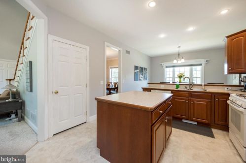 544 Bald Eagle Ct, Lancaster PA  17601-1180 exterior