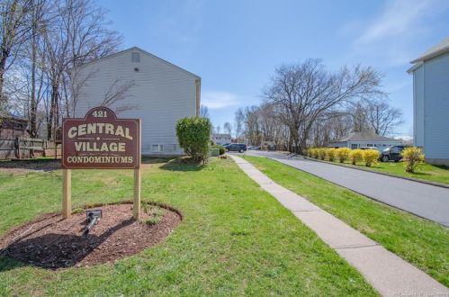421 Allen St, New Britain, CT 06053-3344