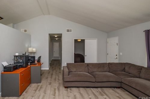 14851 Autumn Ln, Helendale, CA 92342-7721