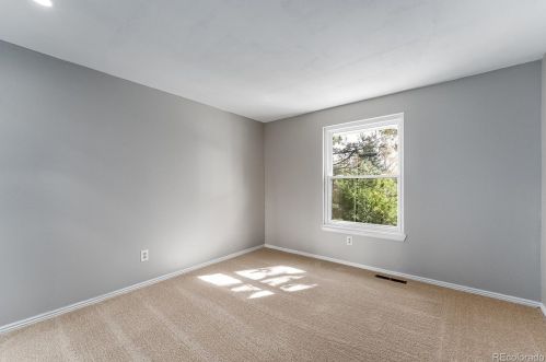 8242 Tamarac St, Englewood CO 80112-3233 exterior