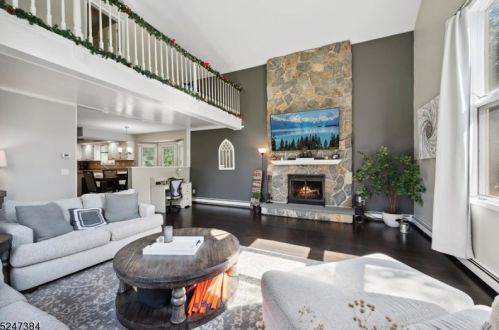 35 Olde York Rd, Dover NJ  07869-2720 exterior