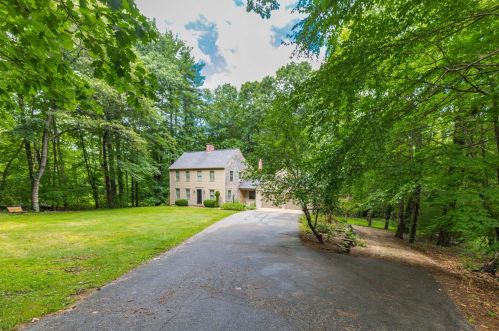 115 Stratham Heights Rd, Stratham, NH 03885-2563