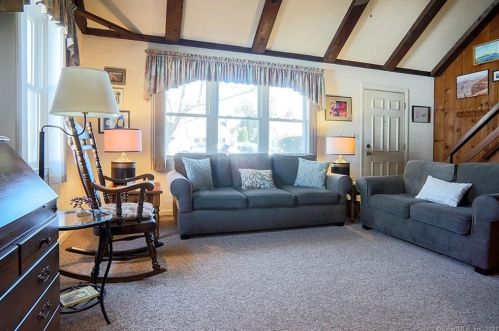 10 Friendly Rd, Norwalk, CT 06851-3108