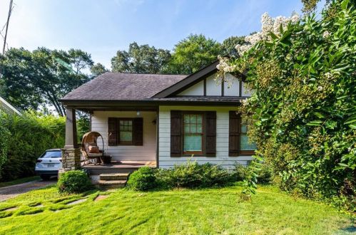 1513 Mcpherson Ave, Atlanta, GA 30316-1757