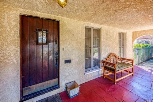 1726 Willow Dr, Glendale, CA 91208-2106