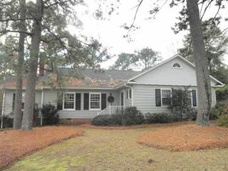 1515 Twin Oaks Dr, Fayetteville, NC 28305-5220