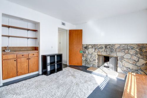 5910 Intervale Dr, Riverside CA  92506-4049 exterior