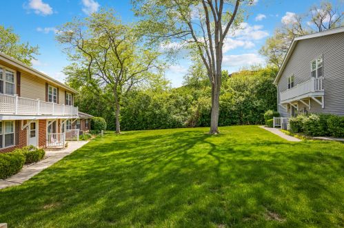 328 Carthage Ct, Hanover Park, IL 60108-3621