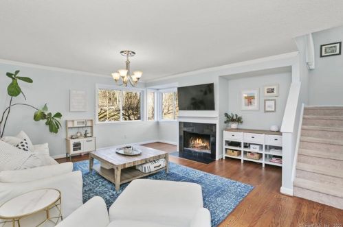 338 Sunrise Hill Ln, Norwalk, CT 06851-2152