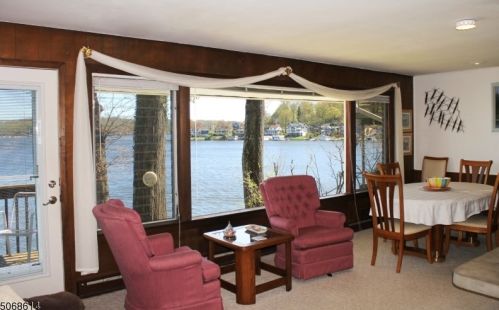 38 Ithanell Rd, Hopatcong, NJ 07843-1846