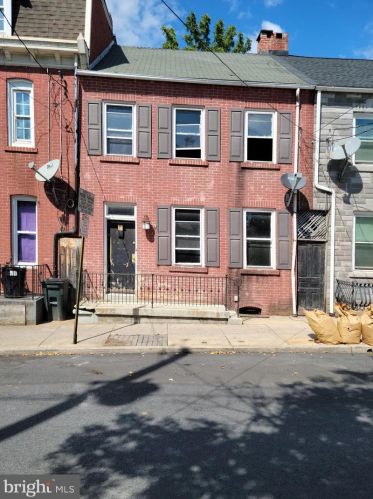37 Farnum St, Lancaster, PA 17603-5346