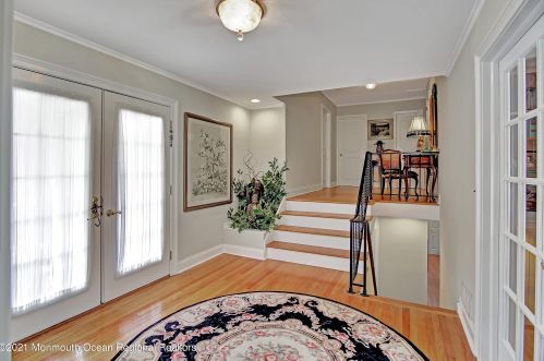 9 Fox Hill Rd, Middletown NJ exterior