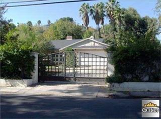 5535 Shirley Ave, Los Angeles CA  91335-2474 exterior