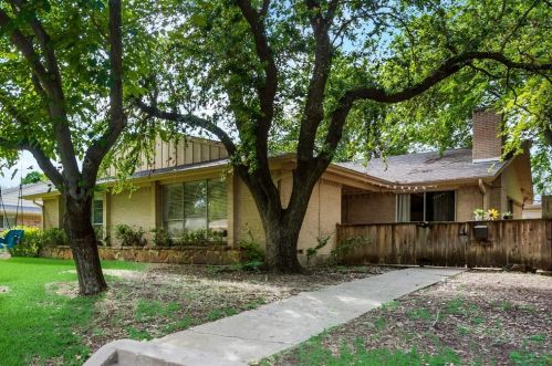 7433 Brentcove Cir, Dallas TX  75214-1806 exterior