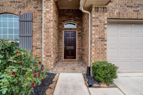 2205 Maple Point Dr, Conroe TX  77301-3168 exterior