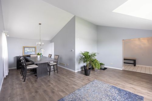 18660 Walnut Ave, Country Club Hills, IL 60478-5549