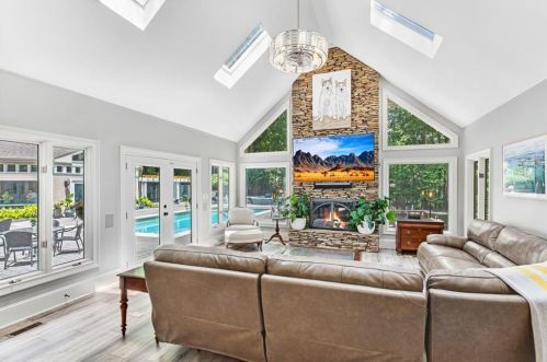5485 Errol Pl, Atlanta GA  30327-4871 exterior