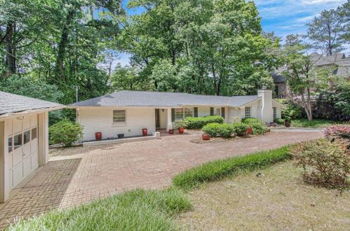 4142 Haverhill Dr, Atlanta GA  30342-3818 exterior