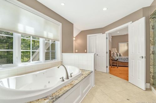 25 Historic Dr, Upper Stepney CT  06468-3207 exterior