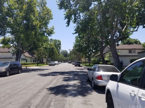 9641 Karmont Ave, South Gate, CA 90280-5408