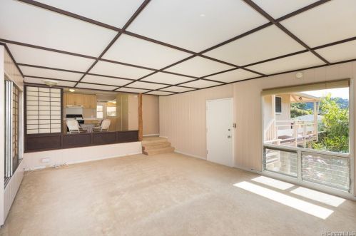 3430 Kaohinani Dr, Honolulu HI  96817-1022 exterior