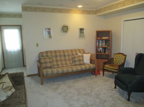 334 Shawnee Dr, Carol Stream IL  60188-1962 exterior