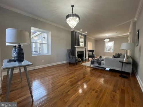 6805 11 St, Philadelphia PA 19147-1244 exterior