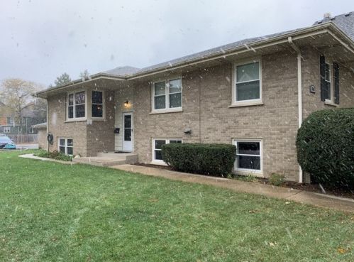 9140 Lincoln Ave, Brookfield, IL 60513-1335