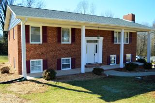 406 Rolling Park Dr, Lexington, NC 27295-6851
