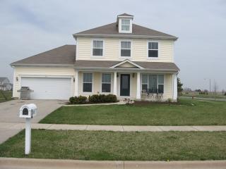 305 Shadow Wood Dr, Plattville, IL 60560-4683