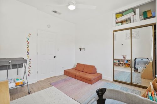 15751 Morrison St, Van Nuys CA  91436-1543 exterior