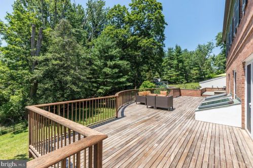 213 Constitution Dr, Princeton NJ  08540-6711 exterior