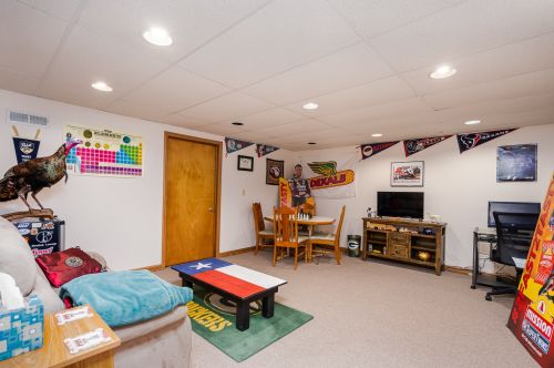 850 Vaughn Ct, Sycamore IL  60178-2000 exterior