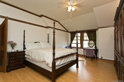 3236 Huelani Dr, Honolulu HI  96822-1233 exterior