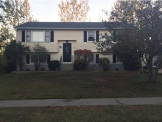 506 Stockdale Cir, Portsmouth, NH 03869-5643