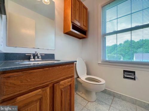 212 Farmgate Ln, Silver Spring MD 20905-5703 exterior