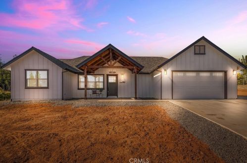 1887 Merrill Rd, Paradise, CA 95969-2912