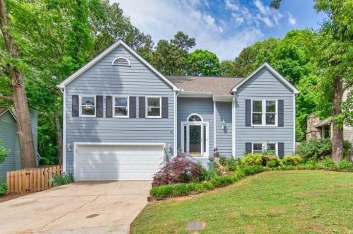 4260 Meadow Dr, Duluth, GA 30096-5250