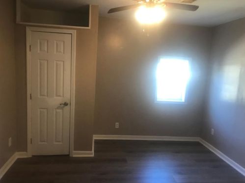 403 Blackwell St, Morgans Point, TX 77571-5708