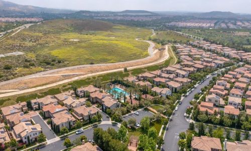 105 Coyote Brush, Irvine CA  92618-8873 exterior