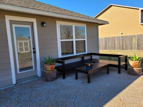 6114 Fox Ridge Dr, Angleton TX 77515-2512 exterior