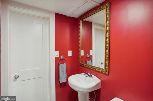 903 Kerwin Rd, Silver Spring MD 20901-1752 exterior