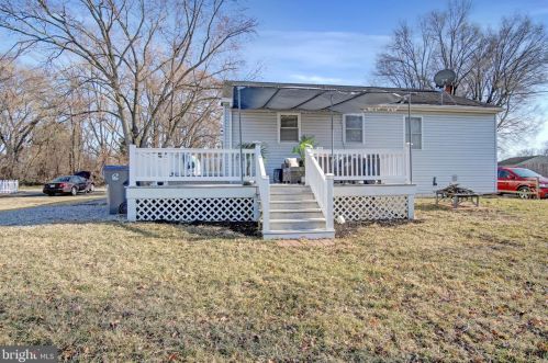 111 Fairview Dr, Carlisle PA  17013-8474 exterior