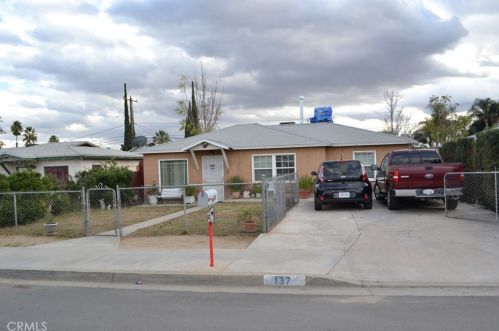 137 11th St, Perris, CA 92570-2417