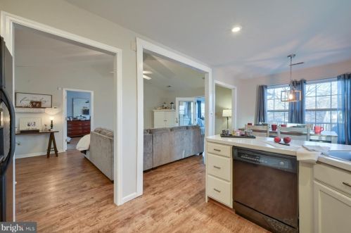 12 Mill Pond Dr, Lancaster PA  17603-7411 exterior