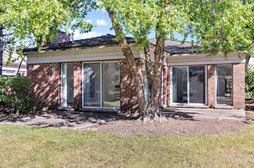 484 Taupo Ln, Bannockburn IL  60015-4338 exterior